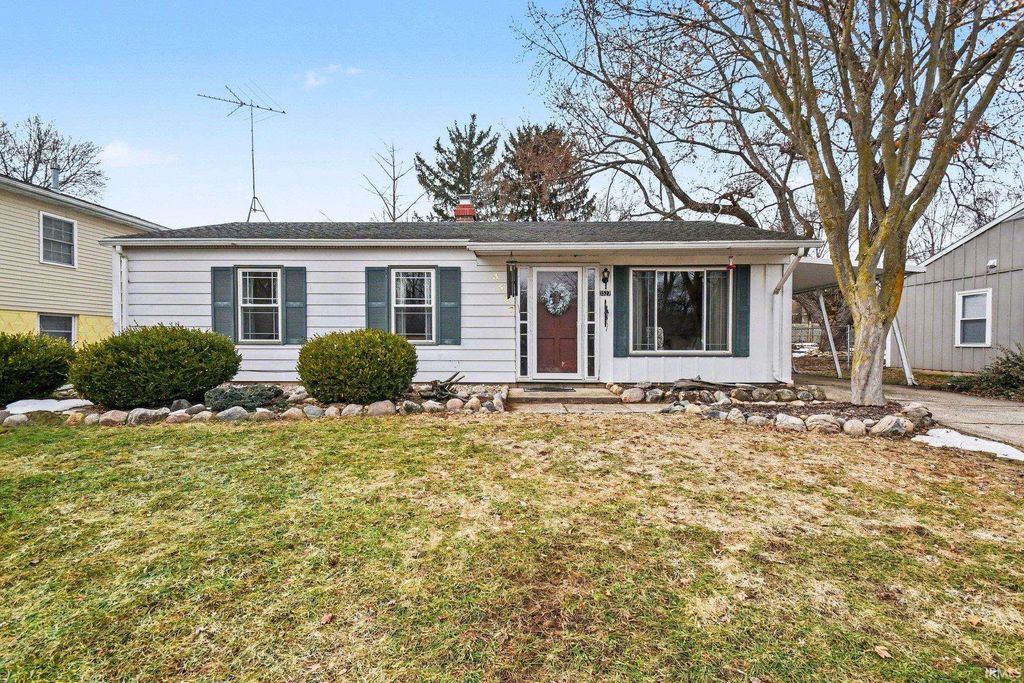 Photo of 3527 Riverside Drive, South Bend, IN 46628 (MLS # 202605252)