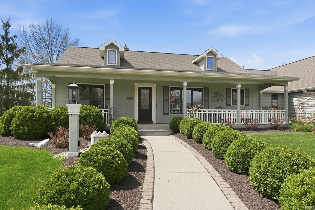 Photo of 2406 Windsong Court, Fort Wayne, IN 46804 (MLS # 202613320)