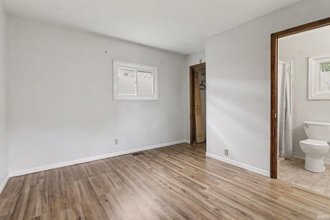 Tiny photo for 1610 N Byrkit Street, Mishawaka, IN 46545 (MLS # 202631536)