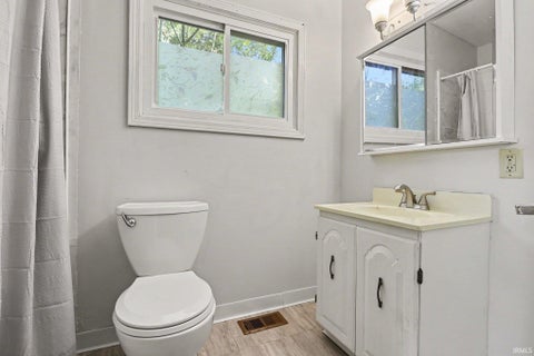 Tiny photo for 1610 N Byrkit Street, Mishawaka, IN 46545 (MLS # 202631536)