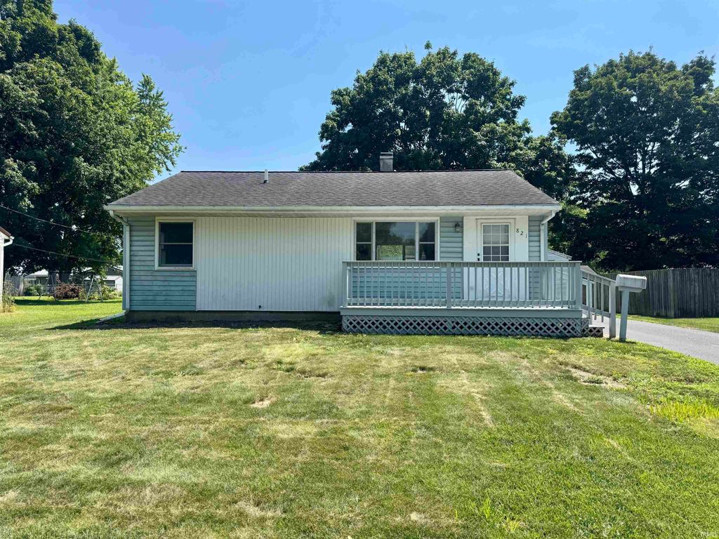 Photo of 821 Linlawn Drive, Wabash, IN 46992 (MLS # 202628306)