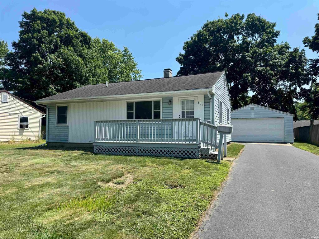 Photo of 821 Linlawn Drive, Wabash, IN 46992 (MLS # 202628306)