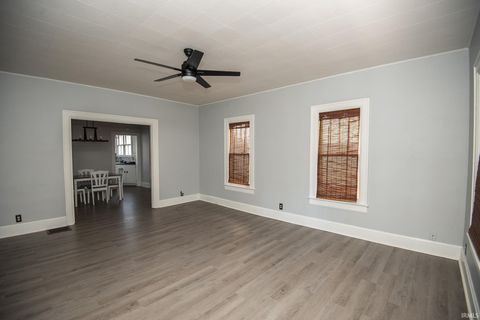 Tiny photo for 607 Barnett Street, Vincennes, IN 47591 (MLS # 202542058)