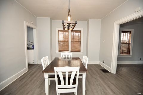 Tiny photo for 607 Barnett Street, Vincennes, IN 47591 (MLS # 202542058)