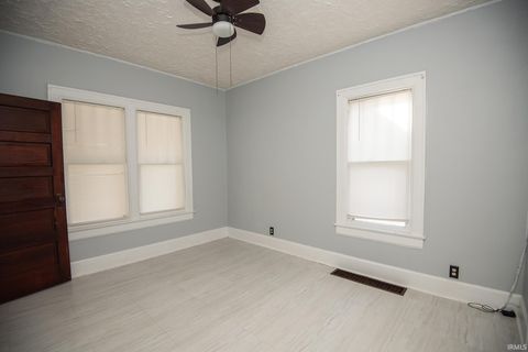 Tiny photo for 607 Barnett Street, Vincennes, IN 47591 (MLS # 202542058)