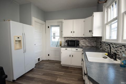 Tiny photo for 607 Barnett Street, Vincennes, IN 47591 (MLS # 202542058)