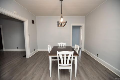 Tiny photo for 607 Barnett Street, Vincennes, IN 47591 (MLS # 202542058)