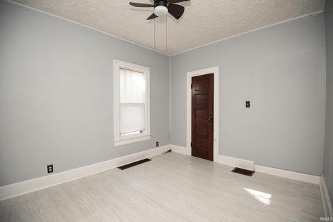 Tiny photo for 607 Barnett Street, Vincennes, IN 47591 (MLS # 202542058)