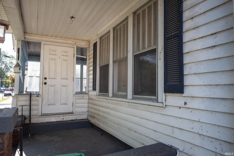 Tiny photo for 607 Barnett Street, Vincennes, IN 47591 (MLS # 202542058)