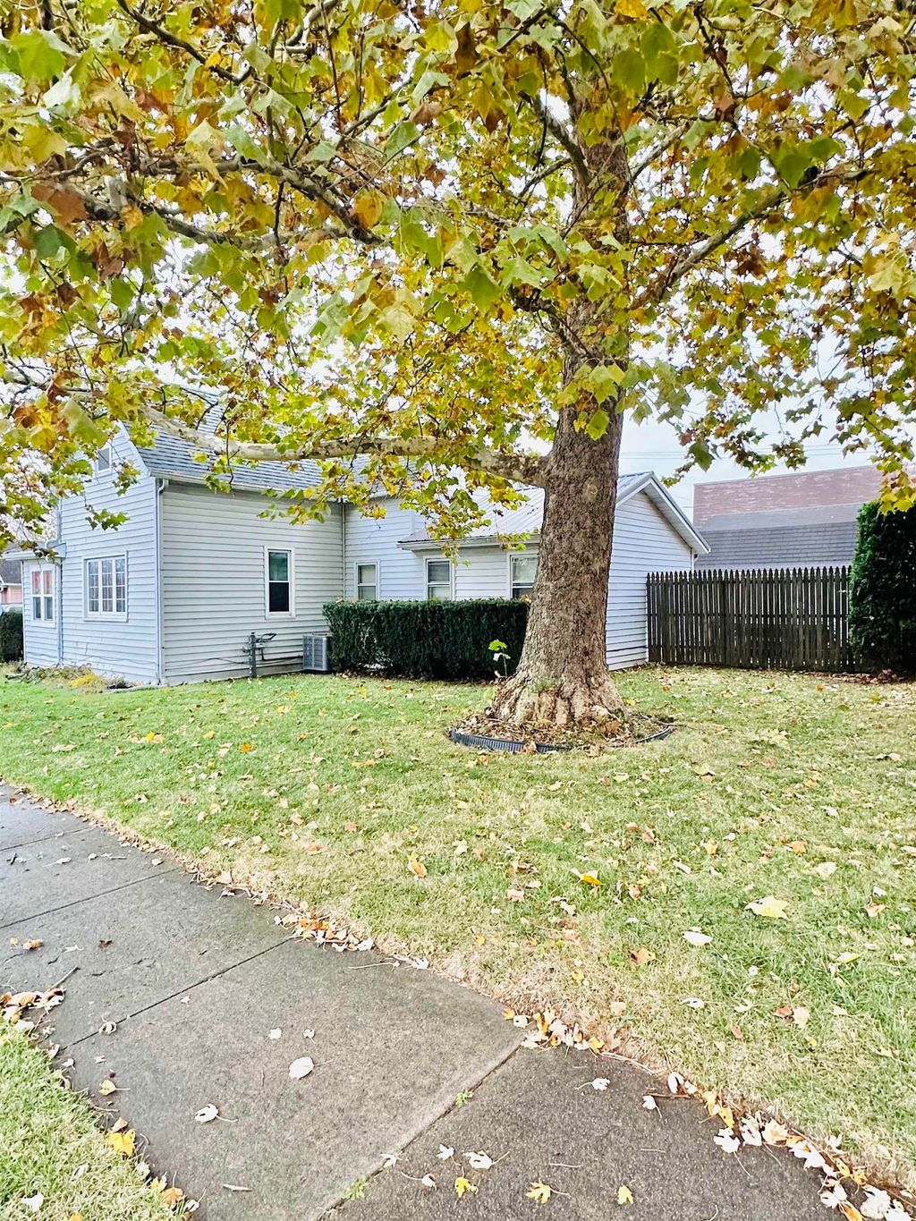 Photo of 9013 W Arch Street, Yorktown, IN 47396 (MLS # 202545309)