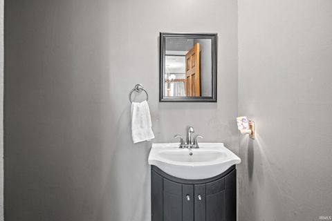 Tiny photo for 352 E County Road 200 N, Logansport, IN 46947 (MLS # 202545473)