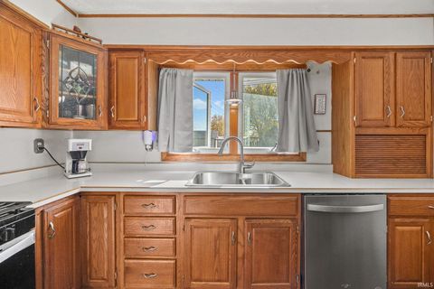 Tiny photo for 352 E County Road 200 N, Logansport, IN 46947 (MLS # 202545473)