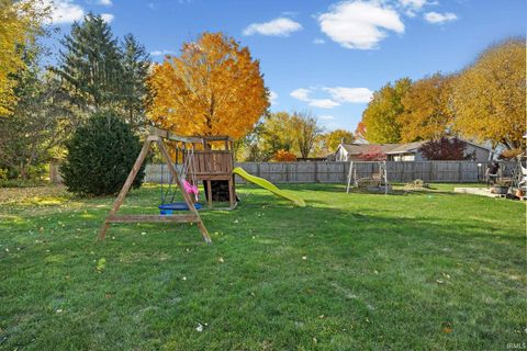 Tiny photo for 352 E County Road 200 N, Logansport, IN 46947 (MLS # 202545473)