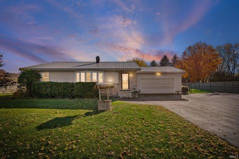 Tiny photo for 352 E County Road 200 N, Logansport, IN 46947 (MLS # 202545473)