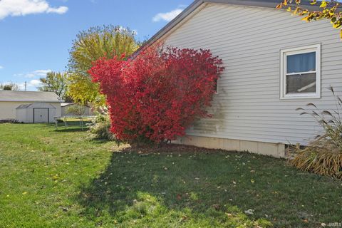 Tiny photo for 352 E County Road 200 N, Logansport, IN 46947 (MLS # 202545473)
