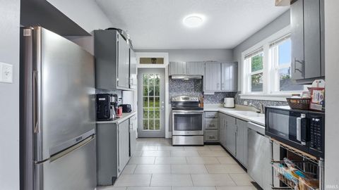 Tiny photo for 2130 Parnell Avenue, Fort Wayne, IN 46805 (MLS # 202616173)