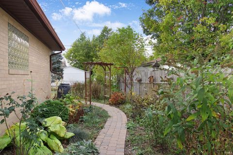 Tiny photo for 1917 S WASHINGTON Street, Kokomo, IN 46902 (MLS # 202544270)