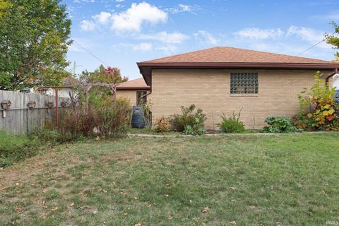 Tiny photo for 1917 S WASHINGTON Street, Kokomo, IN 46902 (MLS # 202544270)