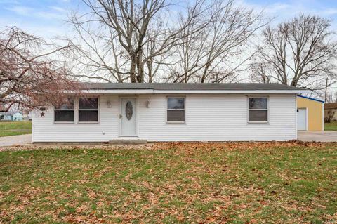 Photo of 806 E Hall Street, Greentown, IN 46936 (MLS # 202549780)
