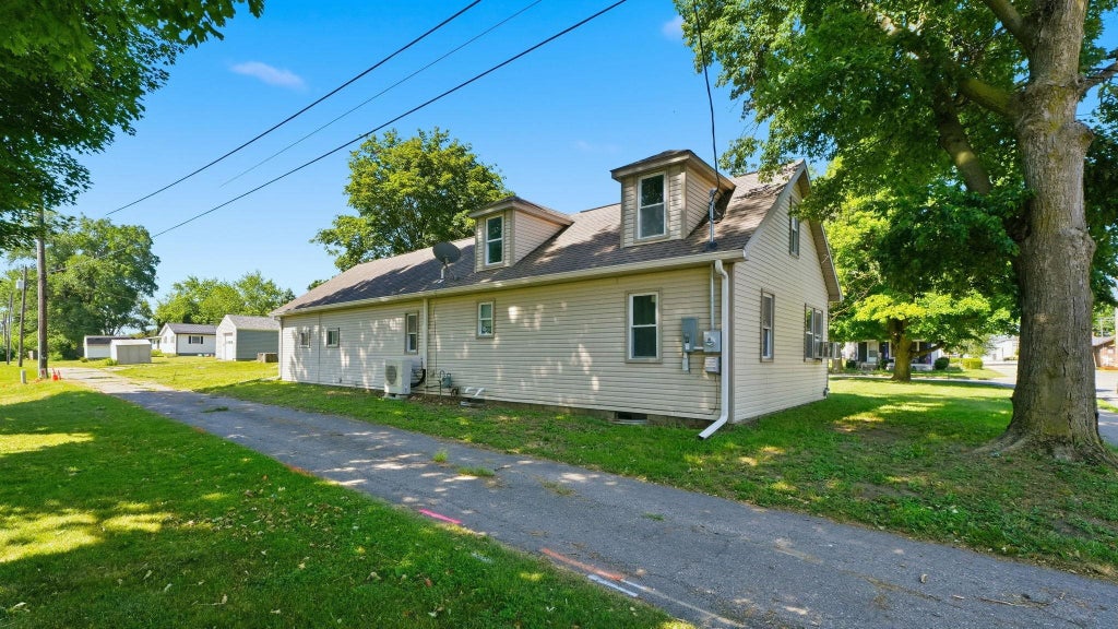 Photo of 901 S State Street St, Kendallville, IN 46755 (MLS # 202627176)