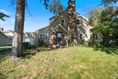 Photo of 2005 E Market Street, Warsaw, IN 46580 (MLS # 202644350)