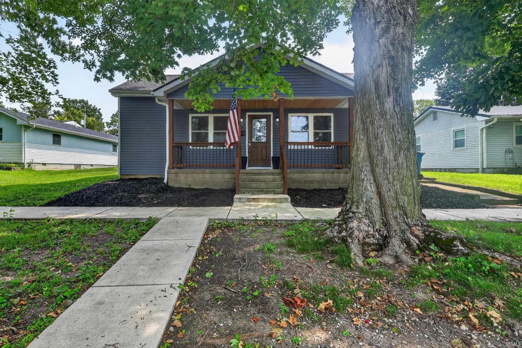 Photo of 1016 3rd Street, Covington, IN 47932 (MLS # 202632889)