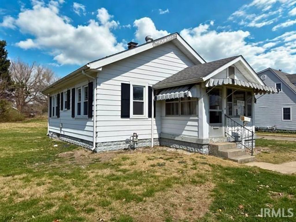 Photo of 234 Ringwood Way, Anderson, IN 46013 (MLS # 202610322)