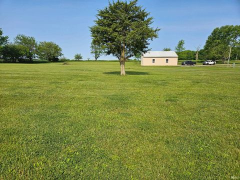 Photo of 1593 W 200 N, Peru, IN 46970 (MLS # 202532208)