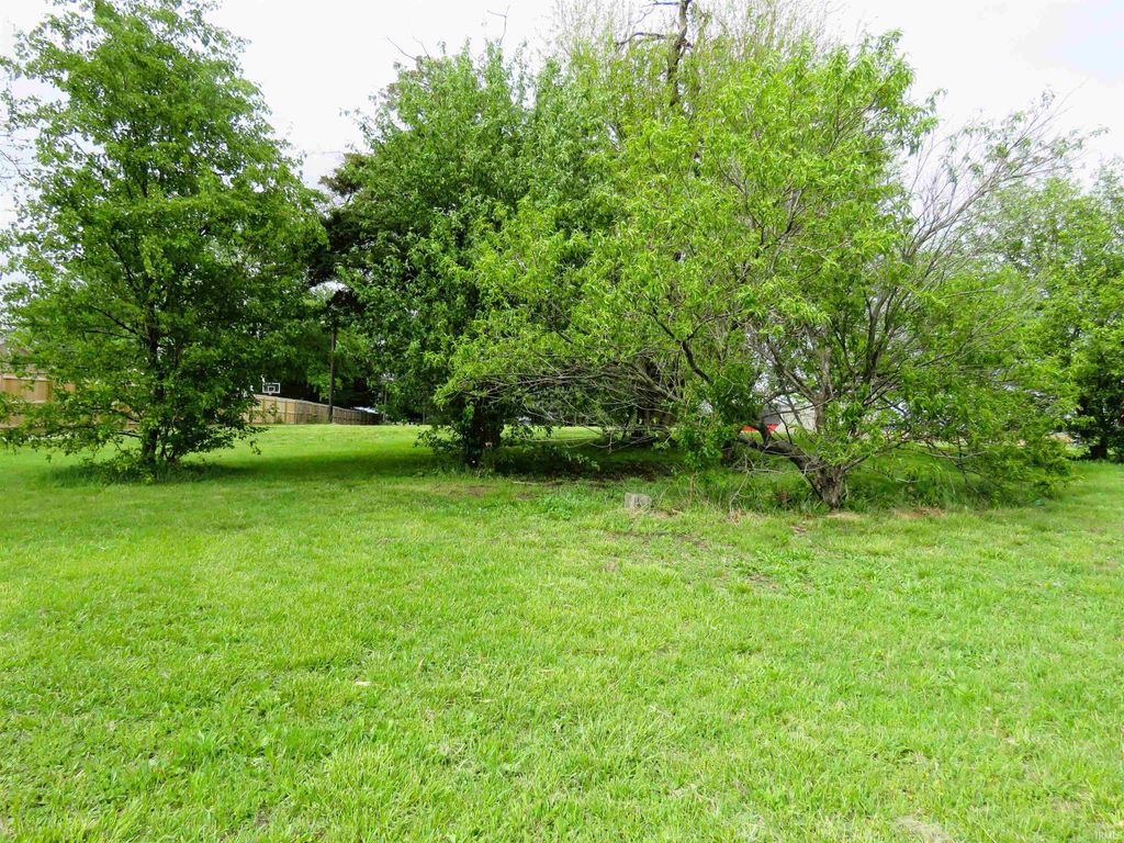 Photo of 728 E State Road 28, Tipton, IN 46072 (MLS # 202615529)