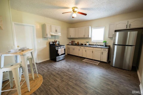 Tiny photo for 626 E Jackson Street, Kokomo, IN 46901 (MLS # 202626287)
