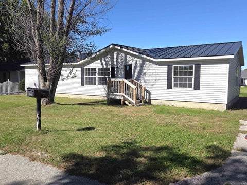 Photo of 2106 Goose Pond Road, Rochester, IN 46975 (MLS # 202641275)