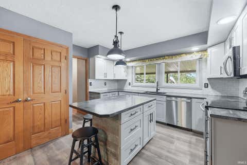 Tiny photo for 11201 S County Road 700 E, Selma, IN 47383 (MLS # 202621781)