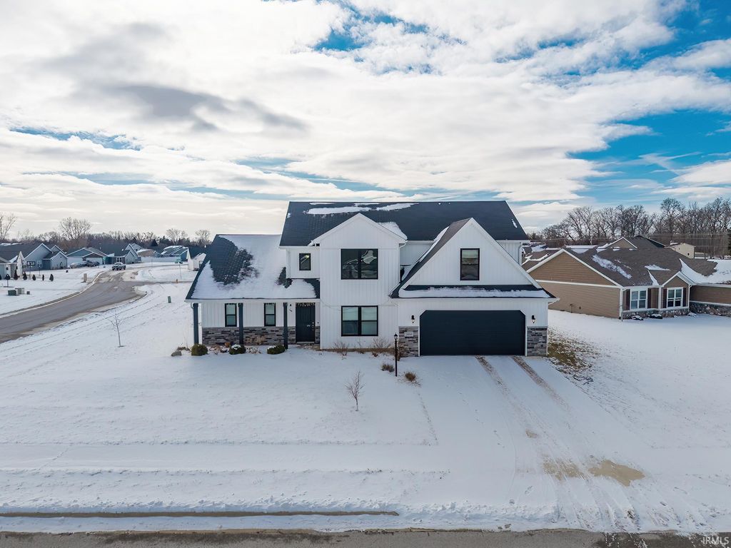 Photo of 3880 W Kings Pass, Warsaw, IN 46582 (MLS # 202602384)