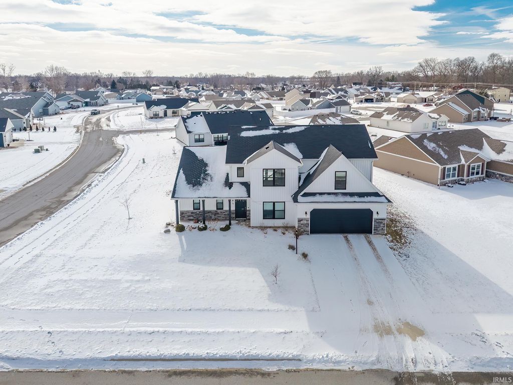 Photo of 3880 W Kings Pass, Warsaw, IN 46582 (MLS # 202602384)