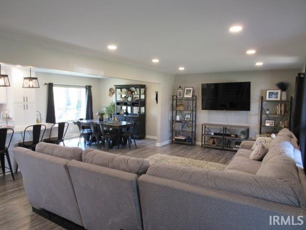 Photo of 1624 Terrace Drive, Mount Vernon, IN 47620 (MLS # 202610221)