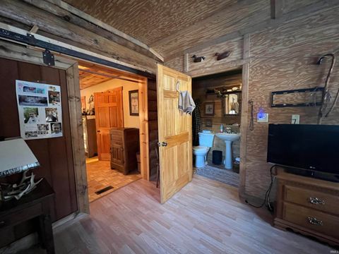 Tiny photo for 999 N 300 E, Logansport, IN 46947 (MLS # 202528136)