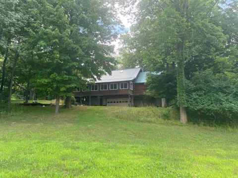 Tiny photo for 999 N 300 E, Logansport, IN 46947 (MLS # 202528136)