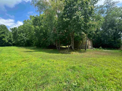 Tiny photo for 999 N 300 E, Logansport, IN 46947 (MLS # 202528136)