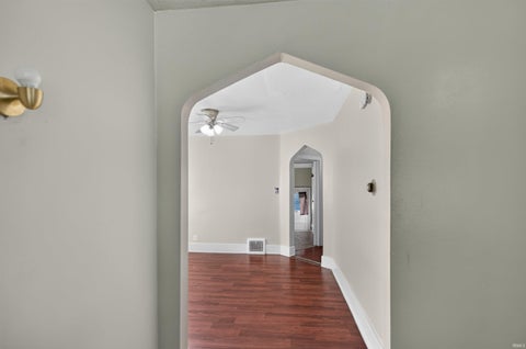Tiny photo for 1106 Roosevelt Street, South Bend, IN 46616 (MLS # 202643751)