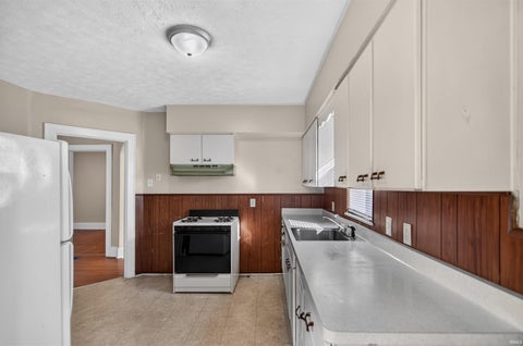 Tiny photo for 1106 Roosevelt Street, South Bend, IN 46616 (MLS # 202643751)