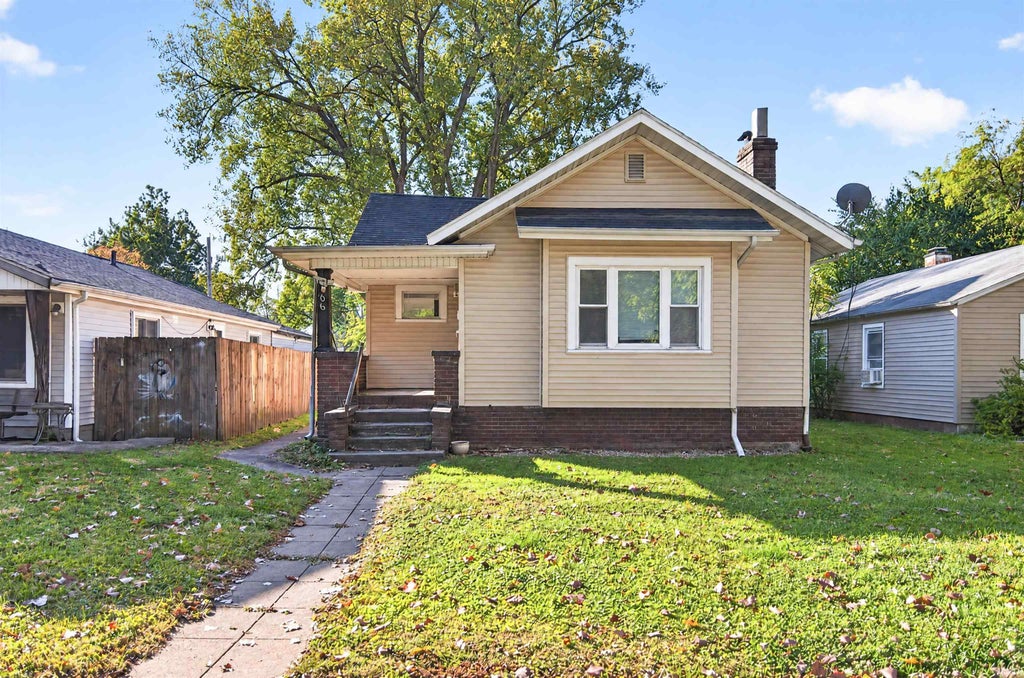 Photo of 1106 Roosevelt Street, South Bend, IN 46616 (MLS # 202643751)