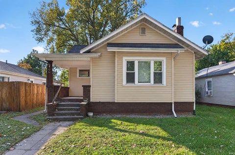 Photo of 1106 Roosevelt Street, South Bend, IN 46616 (MLS # 202643751)