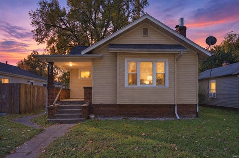 Tiny photo for 1106 Roosevelt Street, South Bend, IN 46616 (MLS # 202643751)