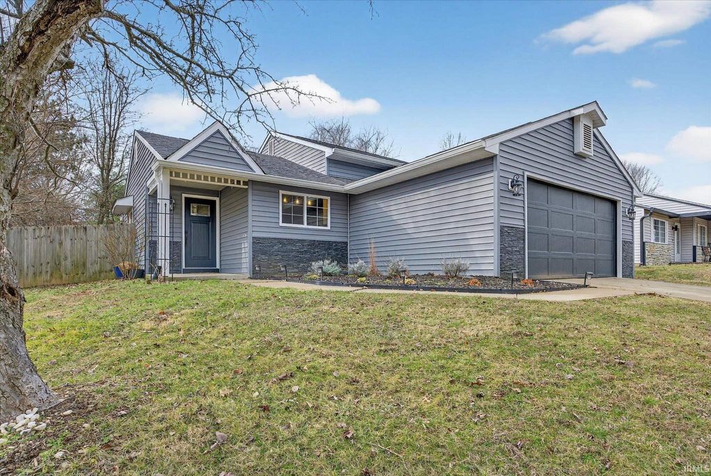 Photo of 3821 W Woodmere Court, Bloomington, IN 47403 (MLS # 202605200)