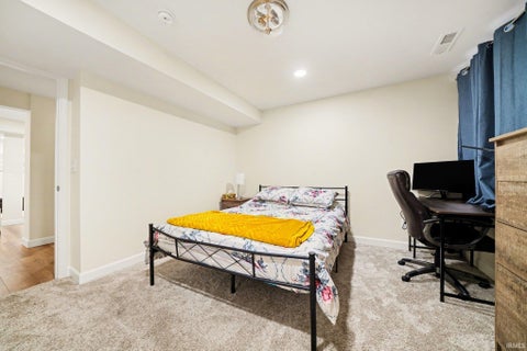 Tiny photo for 1433 N Oakhill Drive, South Bend, IN 46637 (MLS # 202626608)