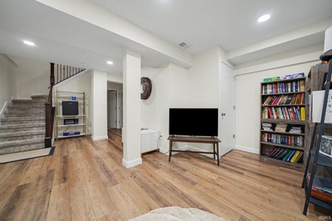 Tiny photo for 1433 N Oakhill Drive, South Bend, IN 46637 (MLS # 202626608)