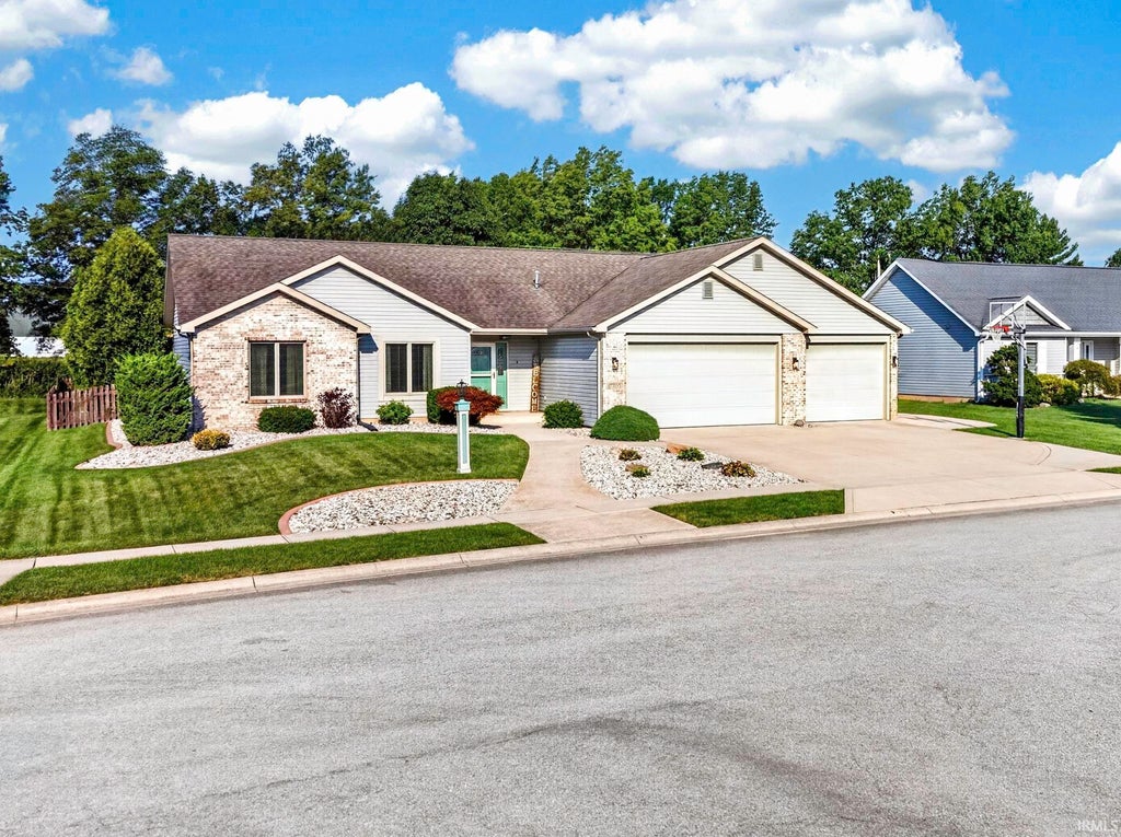 Photo of 17705 Juniper Lane, Leo, IN 46765 (MLS # 202635458)