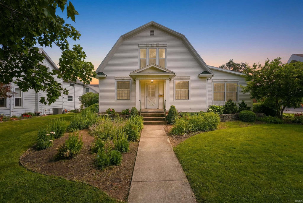 Photo of 106 E Jefferson Street, Columbia City, IN 46725 (MLS # 202623601)