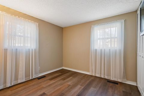 Tiny photo for 2405 Carmelita Boulevard, Kokomo, IN 46902 (MLS # 202600863)