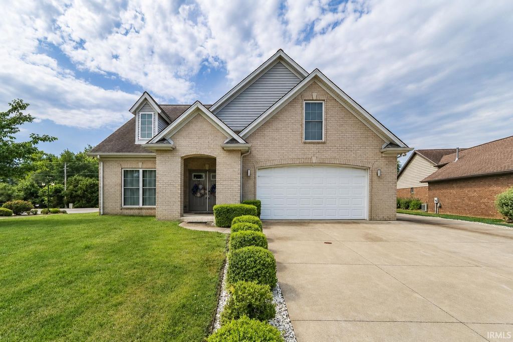 Photo of 7737 Tavalon Drive, Evansville, IN 47715 (MLS # 202624315)